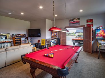 Game Room Photo, 034G-0030